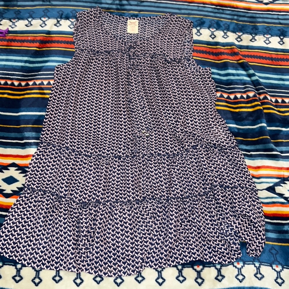 NWOT Cute sleeveless blouse